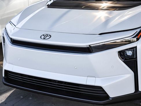 Certified 2026 Toyota bZ image 4