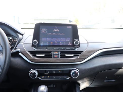 Used 2025 Nissan Altima 2.5 SV image 19