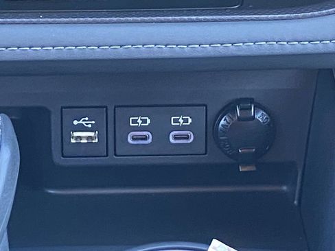 Certified 2025 Toyota Highlander XLE image 31