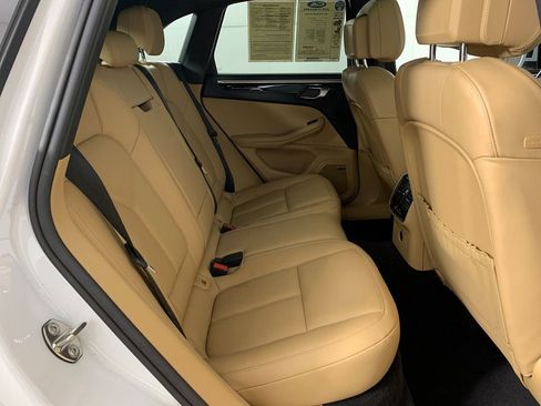 Used 2017 Porsche Macan Base image 36