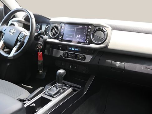 Used 2021 Toyota Tacoma SR5 RWD image 18
