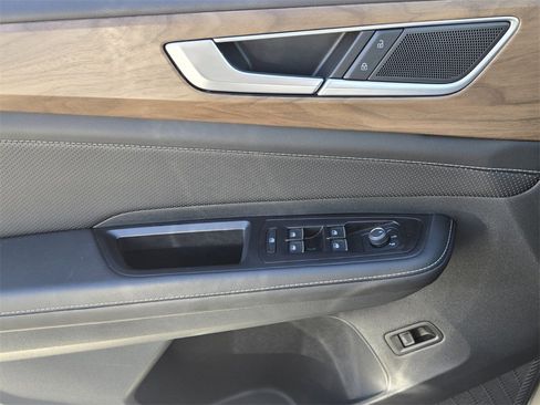 Certified 2025 Volkswagen Atlas SE w/ Panoramic Sunroof Package image 27