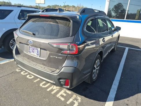 Used 2020 Subaru Outback Premium image 11