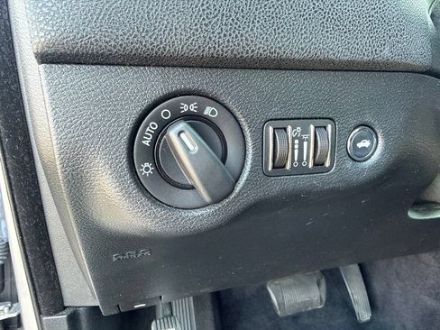 Used 2014 Dodge Charger SE w/ Sport Appearance Group RWD image 19