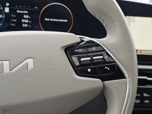 Certified 2023 Kia Niro Wave w/ Wave Preserve Package image 32