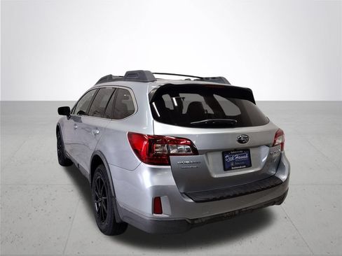 Used 2015 Subaru Outback 2.5i Limited AWD/4WD image 12