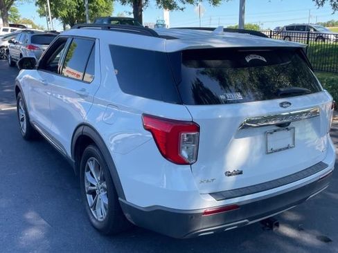 Used 2020 Ford Explorer XLT w/ Equipment Group 202A RWD image 2