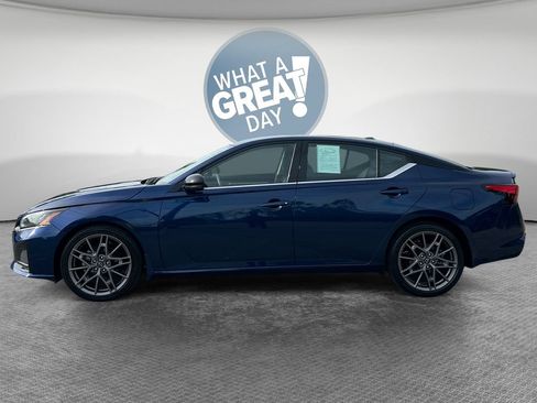 Used 2023 Nissan Altima 2.0 SR FWD image 7