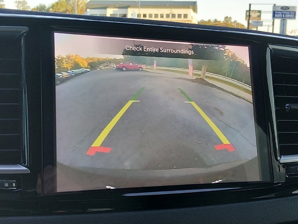 Used 2023 Chrysler Pacifica Touring-L FWD image 20