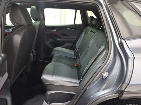 Used 2025 Volkswagen Tiguan SE R-Line AWD/4WD image 28