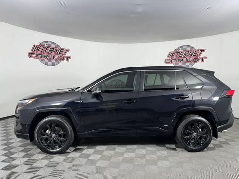 Used 2022 Toyota RAV4 SE AWD/4WD image 4