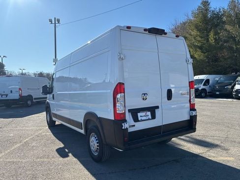 Used 2025 RAM ProMaster 2500 w/ Convenience Group image 5