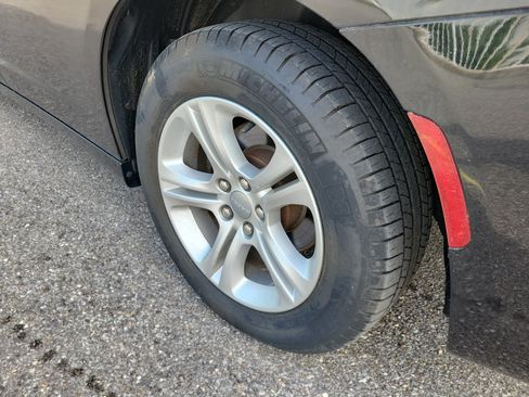 Used 2019 Dodge Charger SXT RWD image 26