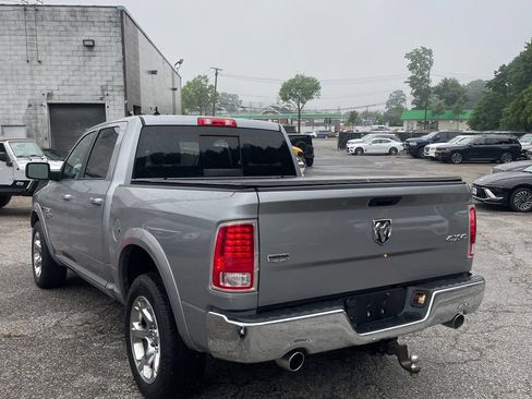 Used 2019 RAM 1500 Laramie AWD/4WD image 2
