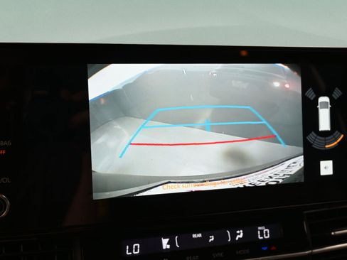 Used 2026 Toyota Sienna XLE FWD image 29