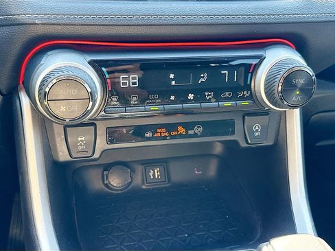 Used 2023 Toyota RAV4 XLE FWD image 15