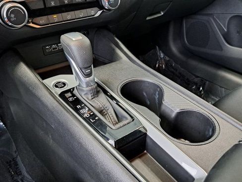 Used 2025 Nissan Altima 2.5 SV FWD image 19