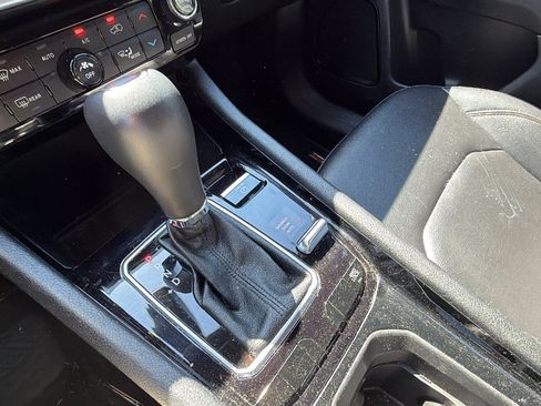 Used 2024 Jeep Compass Limited image 30