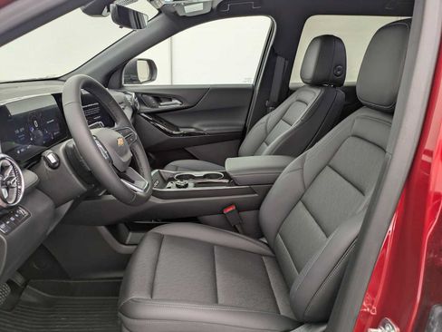 New 2026 Chevrolet Equinox LT w/ Convenience Package II AWD/4WD image 16