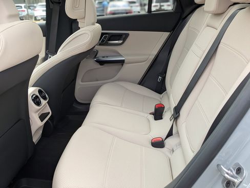 Certified 2025 Mercedes-Benz GLC 300 4MATIC image 28