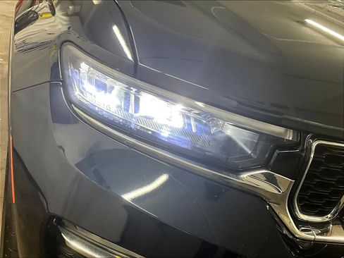 Used 2024 Jeep Grand Cherokee Limited image 33