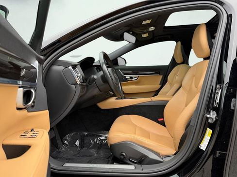Used 2018 Volvo S90 T5 Momentum image 17