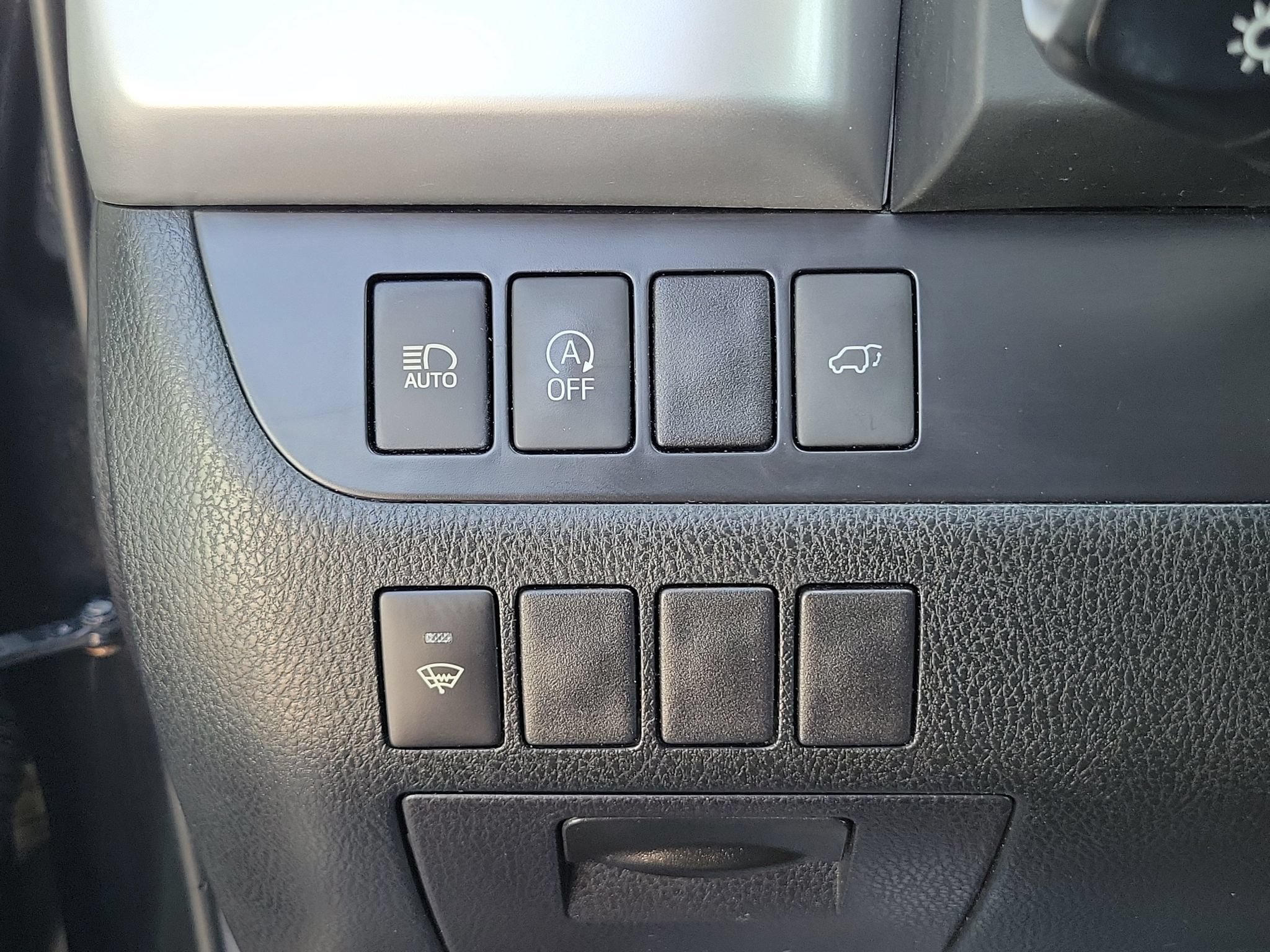 Used 2019 Toyota Highlander XLE AWD/4WD image 27