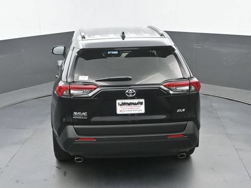 Used 2025 Toyota RAV4 XLE w/ Convenience Package FWD image 31
