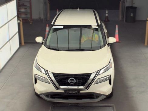 Used 2023 Nissan Rogue SV AWD/4WD image 2