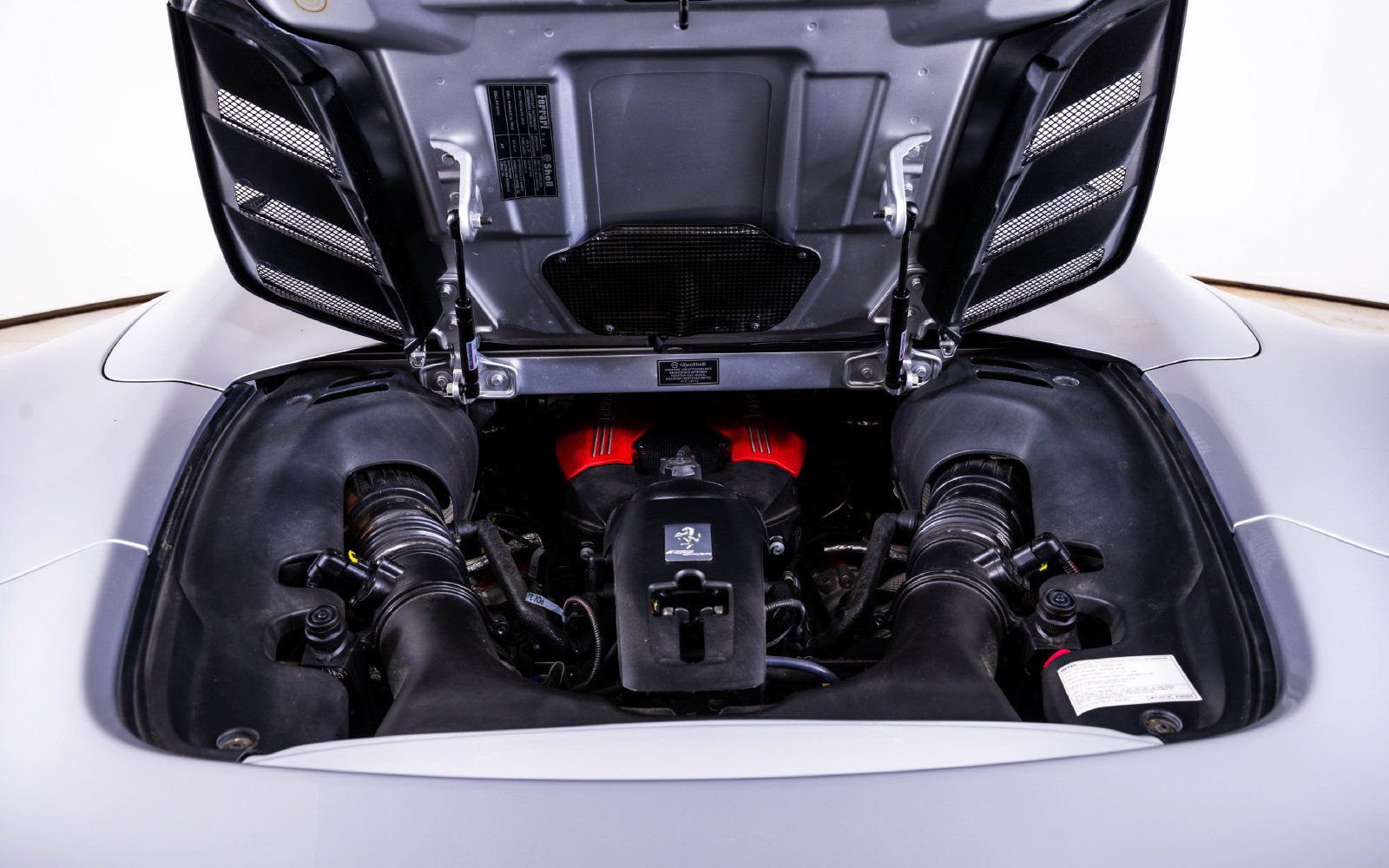 Used 2019 Ferrari 488 Spider RWD image 14