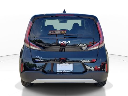 Used 2025 Kia Soul LX image 5