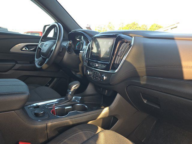 Used 2022 Chevrolet Traverse LT FWD image 23