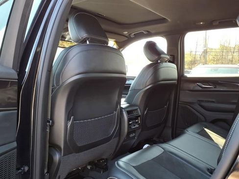 Certified 2023 Jeep Grand Cherokee Altitude AWD/4WD image 23