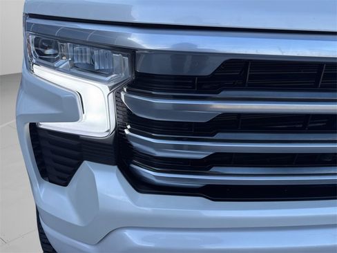 Used 2024 Chevrolet Silverado 1500 High Country w/ High Country Premium Package image 42