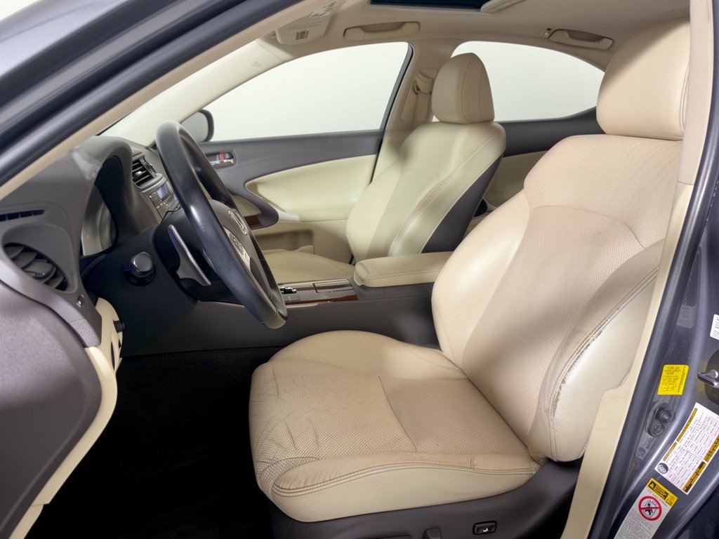 Used 2012 Lexus IS 250 w/ Premium Pkg Value Edition RWD image 5