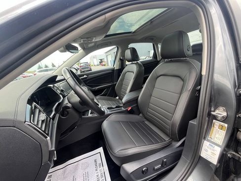 Used 2023 Volkswagen Jetta SE FWD image 10