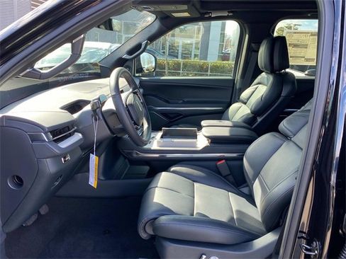 New 2026 Lincoln Navigator Reserve w/ Jet Appearance Package image 10