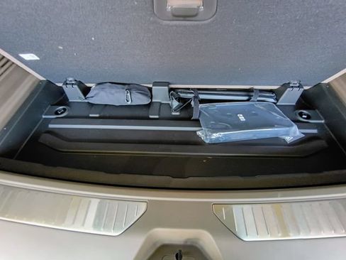 Used 2025 GMC Yukon Denali w/ LPO, Floor Liner Package RWD image 78