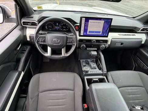 Used 2024 Toyota Tacoma TRD Off-Road AWD/4WD image 11