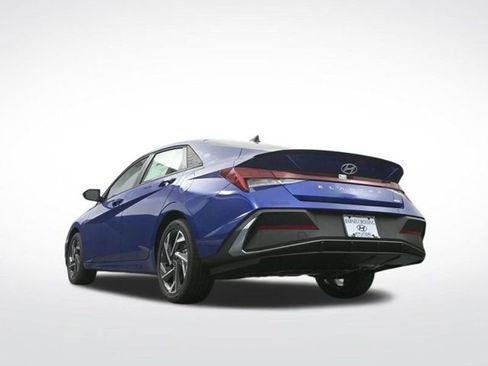Used 2025 Hyundai Elantra SEL image 33