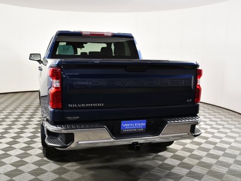 Used 2022 Chevrolet Silverado 1500 LT AWD/4WD image 7
