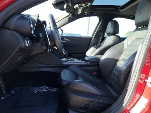 Used 2020 Alfa Romeo Giulia Ti Sport w/ Quick Order Package 22S Sport image 13