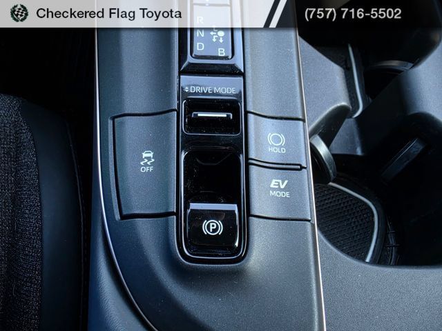 Used 2023 Toyota Crown AWD/4WD image 17