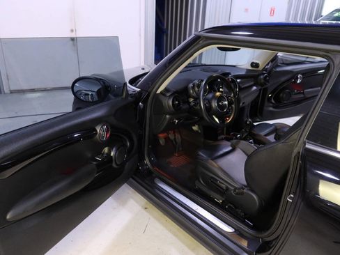 Used 2017 MINI Cooper S w/ Premium Package FWD image 17