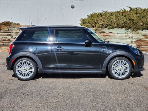 Used 2023 MINI Cooper SE image 2