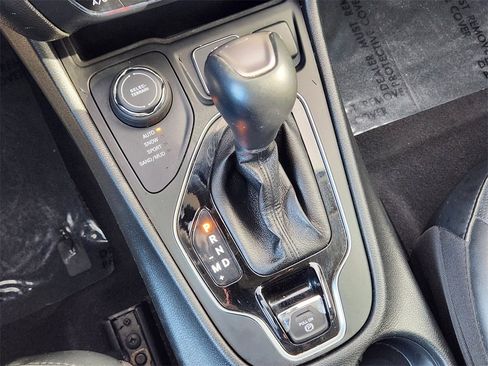 Used 2023 Jeep Cherokee Altitude Lux image 21