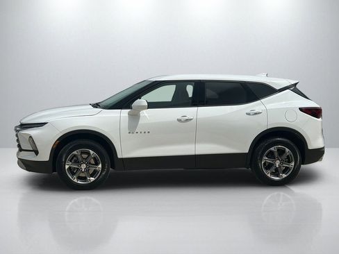 Used 2025 Chevrolet Blazer LT FWD image 8