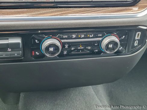 Used 2025 Chevrolet Silverado 1500 LT image 15