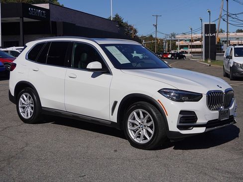 Used 2023 BMW X5 xDrive40i w/ Premium Package image 2
