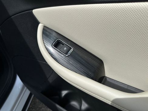 Used 2017 Chevrolet Impala Premier w/ Enhanced Convenience Package FWD image 32